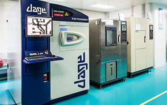 Plastic injection -machine